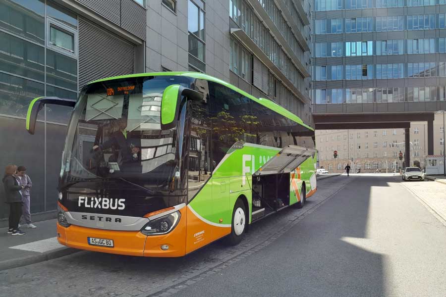 ニュルンベルクに到着したフリックスバス（画像：橋爪智之）