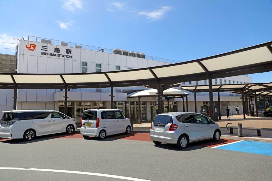 三島駅（画像：写真AC）