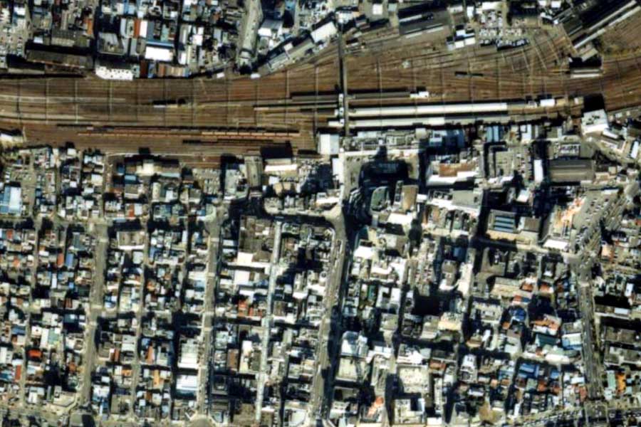 1990年頃の沼津駅周辺の航空写真（画像：国土地理院）