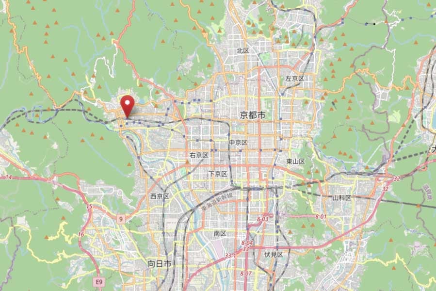 嵯峨嵐山駅の位置（画像：OpenStreetMap）