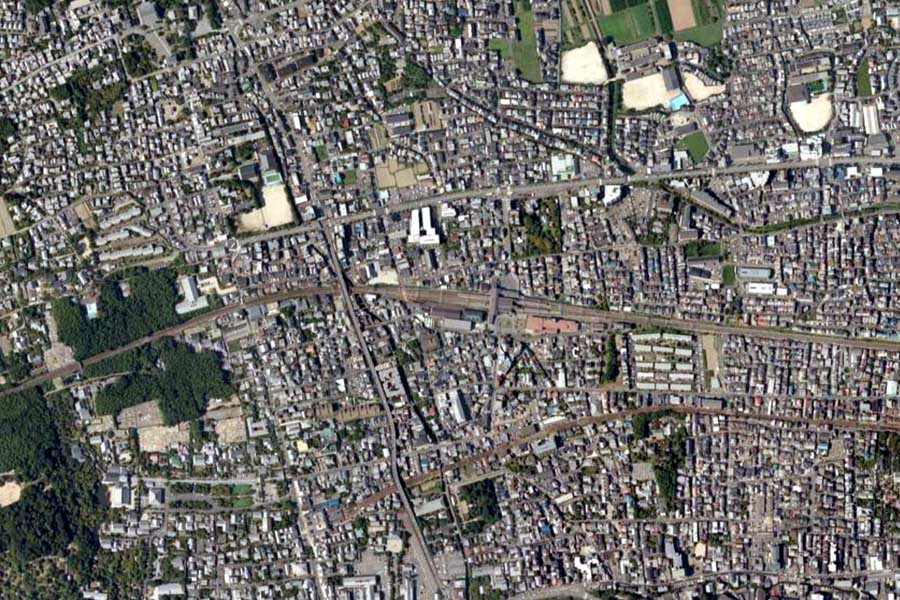 現在の嵯峨嵐山駅周辺の航空写真（画像：国土地理院）