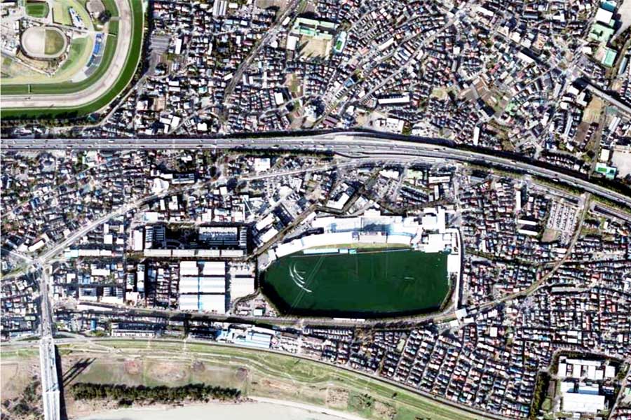 現在の府中スマートIC周辺の航空写真（画像：国土地理院）