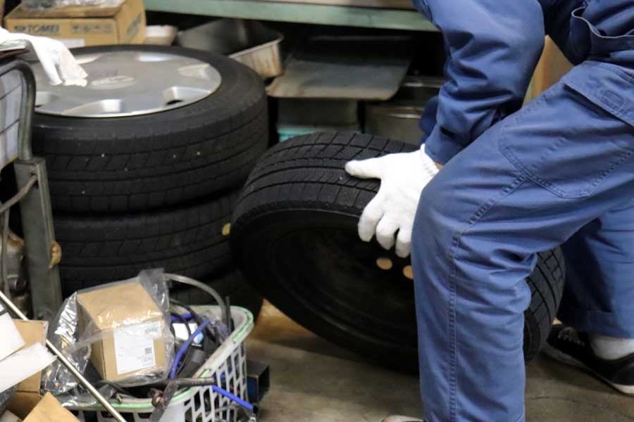 自動車整備士のイメージ（画像：写真AC）