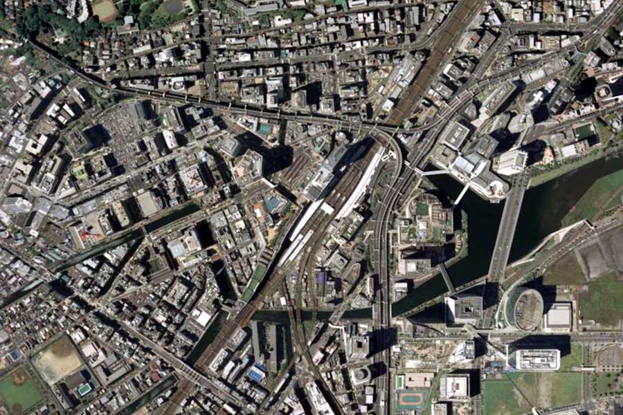 現在の横浜駅周辺の航空写真（画像：国土地理院）