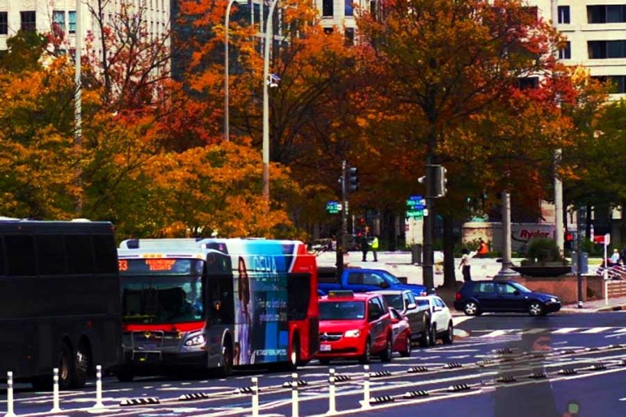 米国の道路（画像：写真AC）
