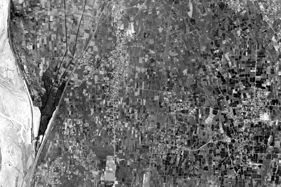 1963年頃の「山梨県駅」建設位置の航空写真（画像：国土地理院）