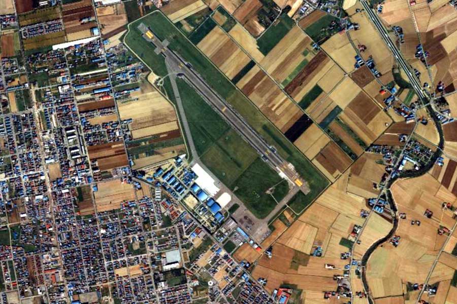1985年頃の札幌丘珠空港周辺の航空写真（画像：国土地理院）