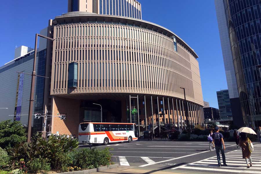 神戸市で市民からLRT運行を期待する声が出ている神戸国際会館周辺（画像：高田泰）