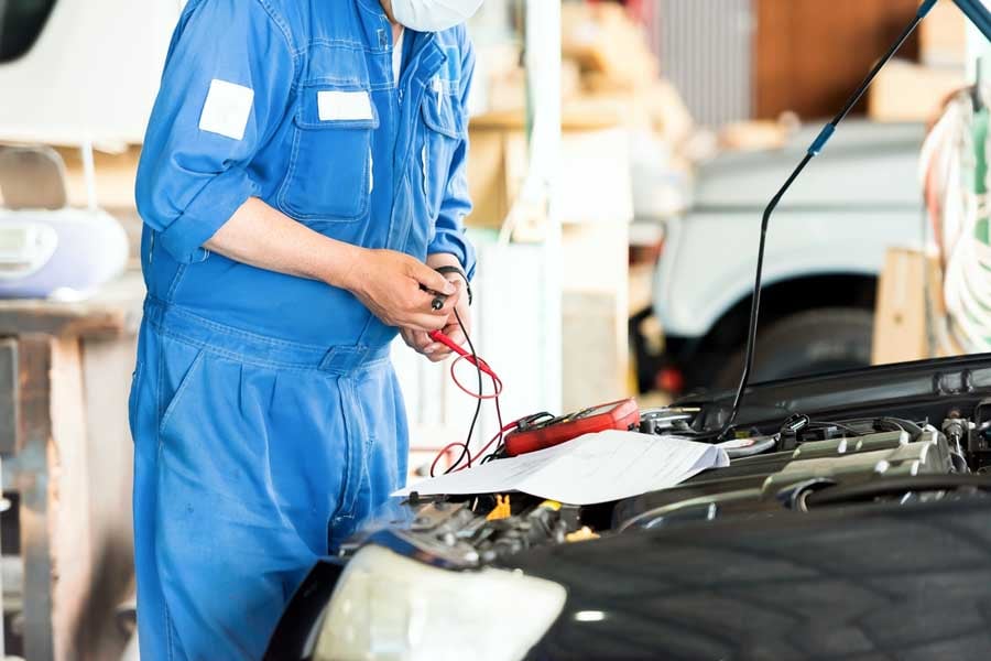 自動車整備工場のイメージ（画像：写真AC）