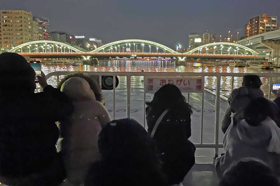 厩橋。隅田川の水上バスより。2022年1月撮影（画像：内田宗治）