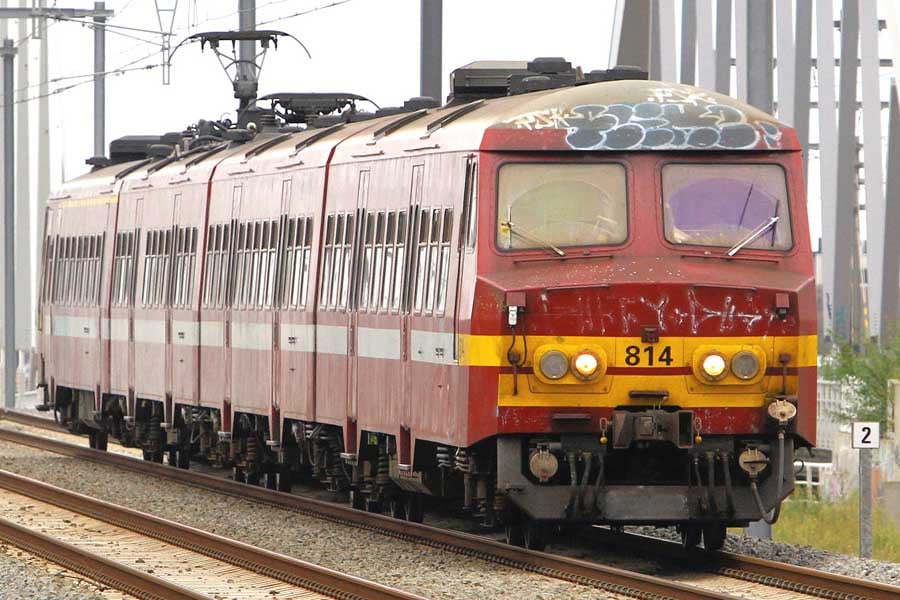 ベルギー国内で今も活躍するAM75型。ローカル列車から優等列車まで、吊り掛け駆動の音を響かせながら運用中(画像:橋爪智之)
