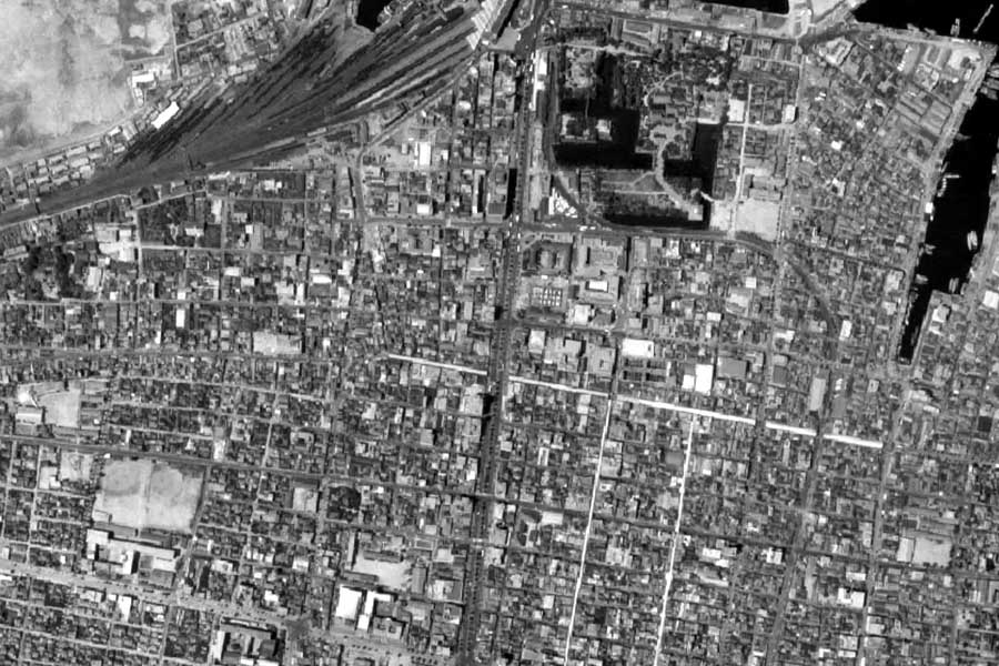 1963年頃の「高松駅」周辺の航空写真（画像：国土地理院）