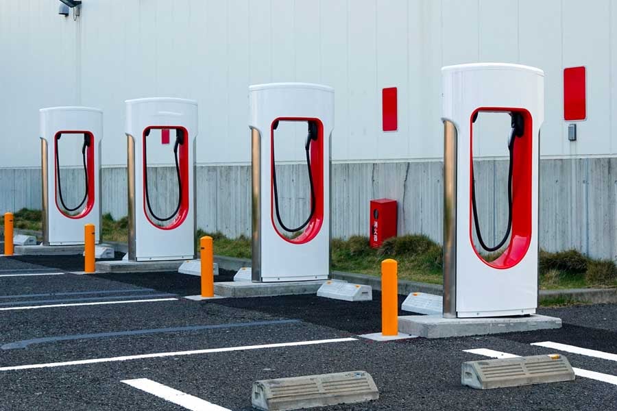 EV充電ステーション（画像：写真AC）