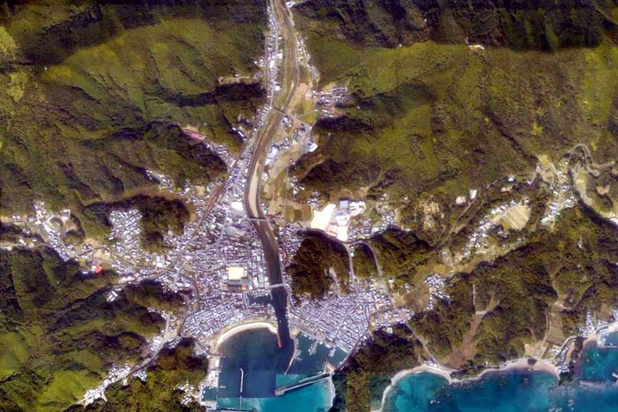 現在の牟岐駅周辺の航空写真（画像：国土地理院）