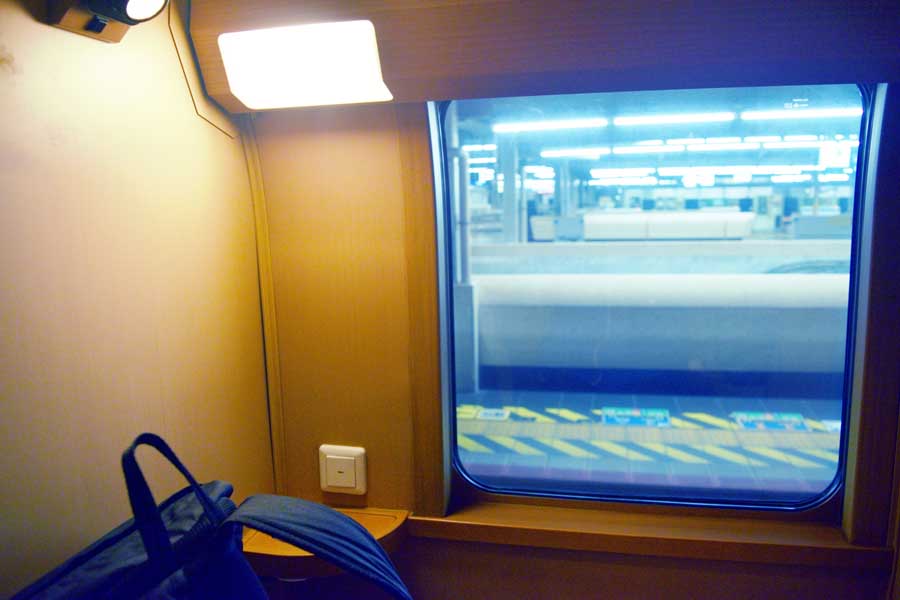 ノビノビ座席（画像：写真AC）