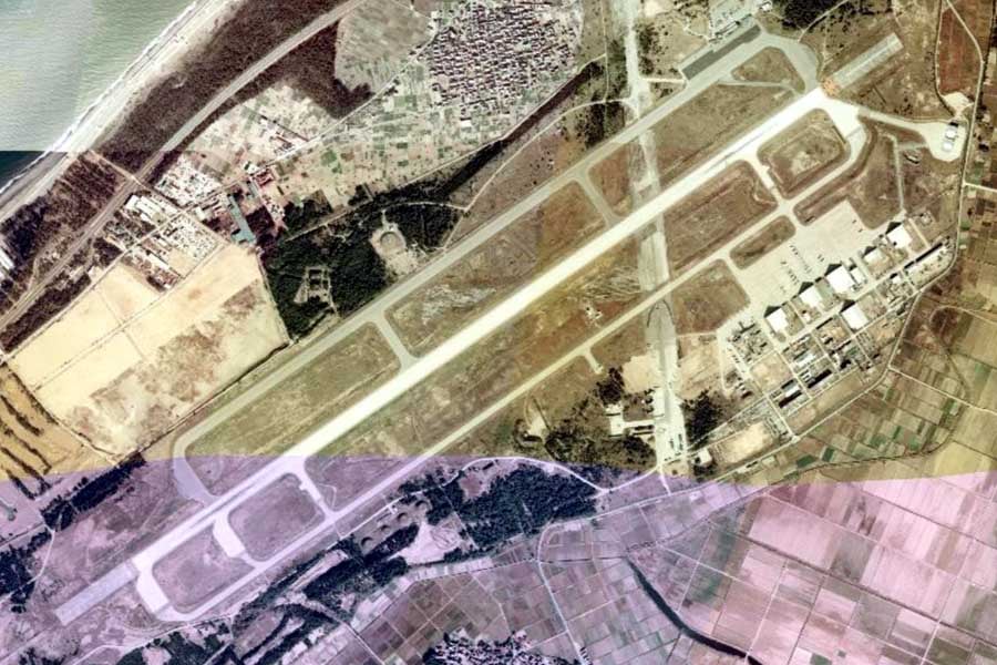 1975年頃の「小松空港」周辺の航空写真（画像：国土地理院）