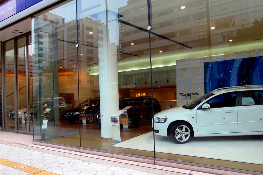 自動車ディーラーのイメージ（画像：写真AC）