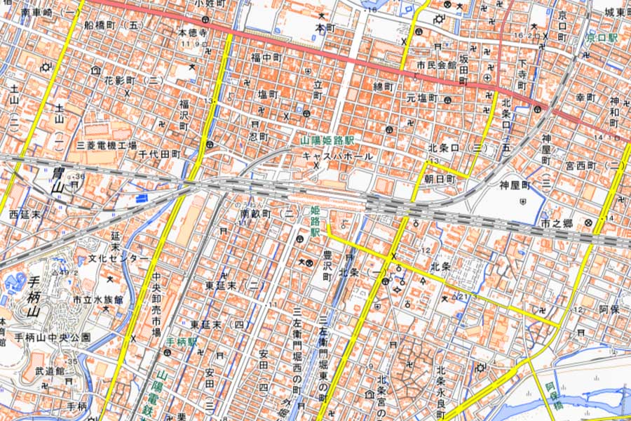 現在の「姫路駅」周辺の地図（画像：国土地理院）
