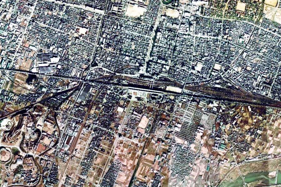1975年頃の「姫路駅」周辺の航空写真（画像：国土地理院）