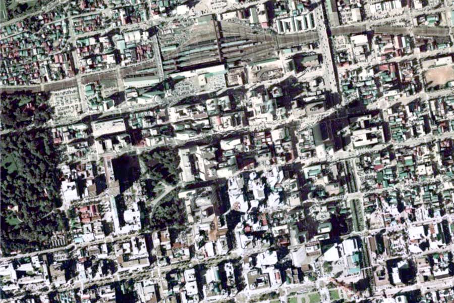 1975年頃の「札幌駅」周辺の航空写真（画像：国土地理院）