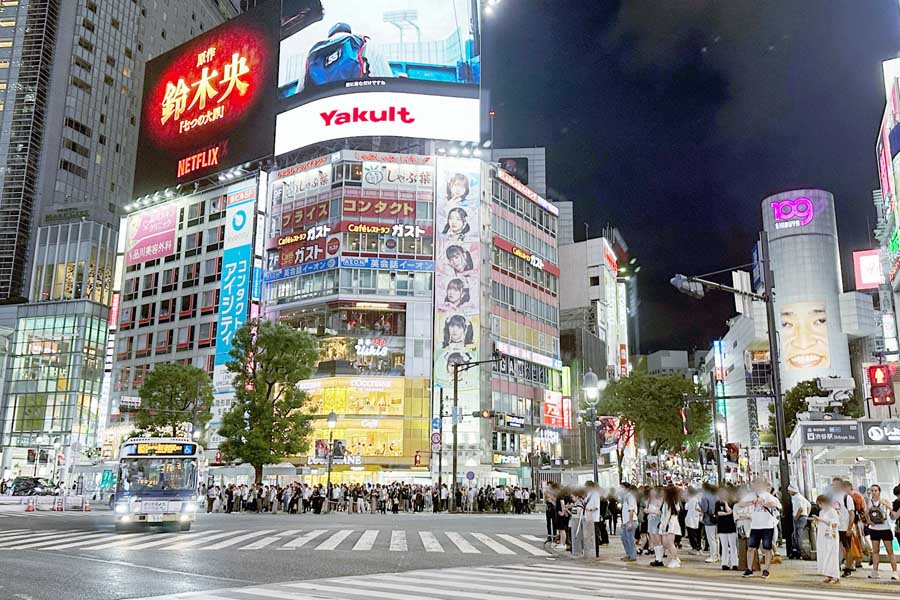 渋谷のスクランブル交差点（画像：写真AC）