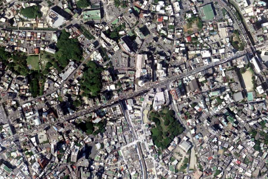 現在の「国際通り」周辺の航空写真（画像：国土地理院）