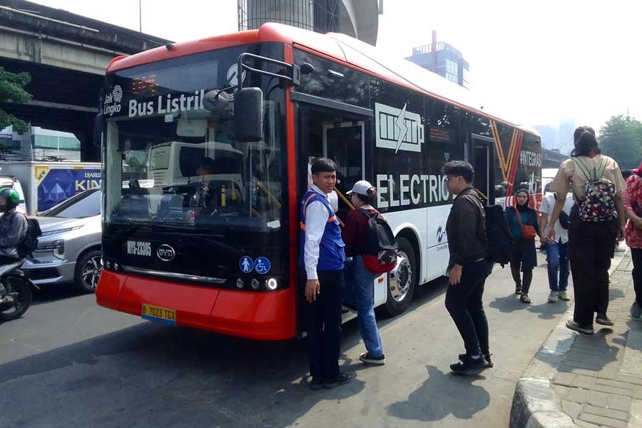 2022年から本格導入が始まったBYD製の電気バス。ヨーロッパメーカー車のインドネシア向けカスタマイズが遅れているため、BYDが市場を席巻しているが、これは世界的な流れで、インドネシアに限ったことではない（画像：高木聡）