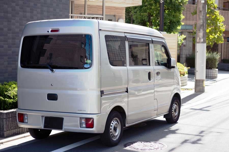 宅配便軽バンのイメージ（画像：写真AC）