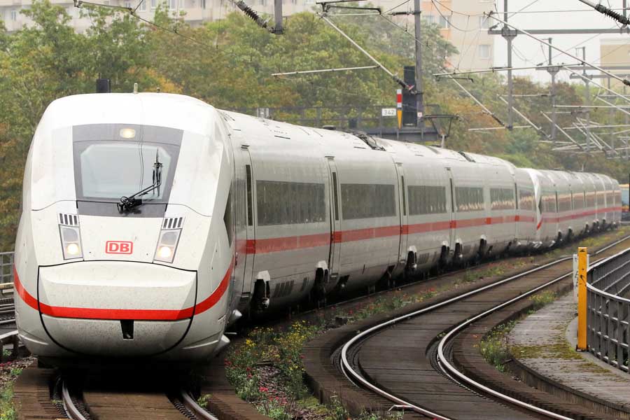 ドイツの高速列車ICEは列車名の代わりとして編成ごとに愛称が付けられつつある（画像：橋爪智之）