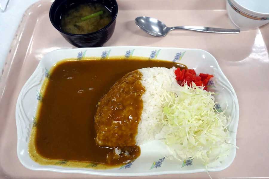練馬区役所の食堂で食べたカレー（画像：下関マグロ）