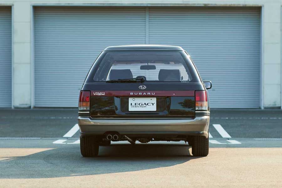 1989年1月に登場した「初代レガシィ・ツーリングワゴン」（画像：スバル）