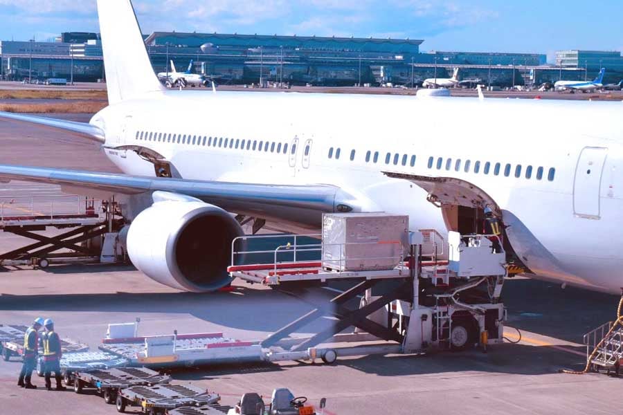 飛行機（画像：写真AC）