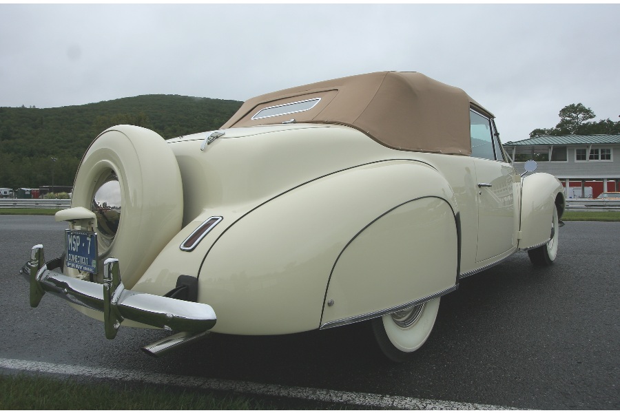 1940年型リンカーン・コンチネンタル。正式な車名はリンカーン・ゼファー・コンチネンタル。エドセル・フォードが全てにわたって指揮を執り、開発されたフラッグシップ（画像：矢吹明紀）