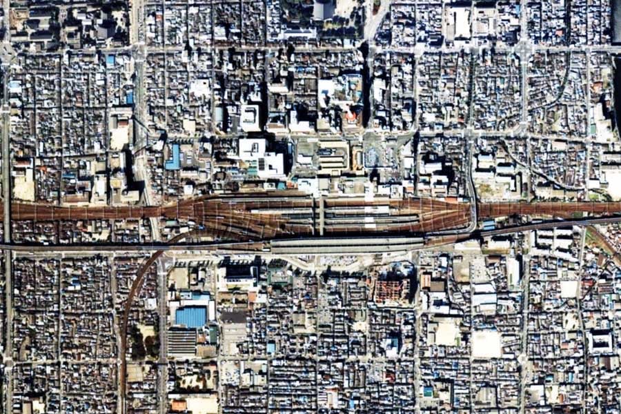 1980年頃の「京都駅」周辺の航空写真（画像：国土地理院）