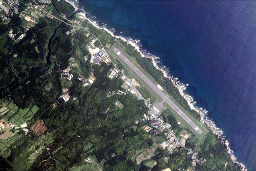 現在の「屋久島空港」周辺の航空写真（画像：国土地理院）