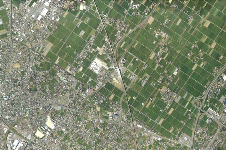 現在の「新八代駅」周辺の航空写真（画像：国土地理院）