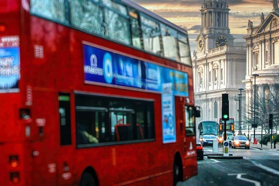 英国の道路（画像：写真AC）