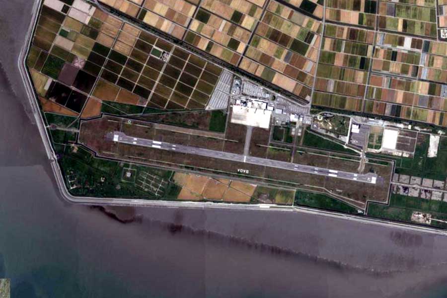 現在の「佐賀空港」周辺の航空写真（画像：国土地理院）