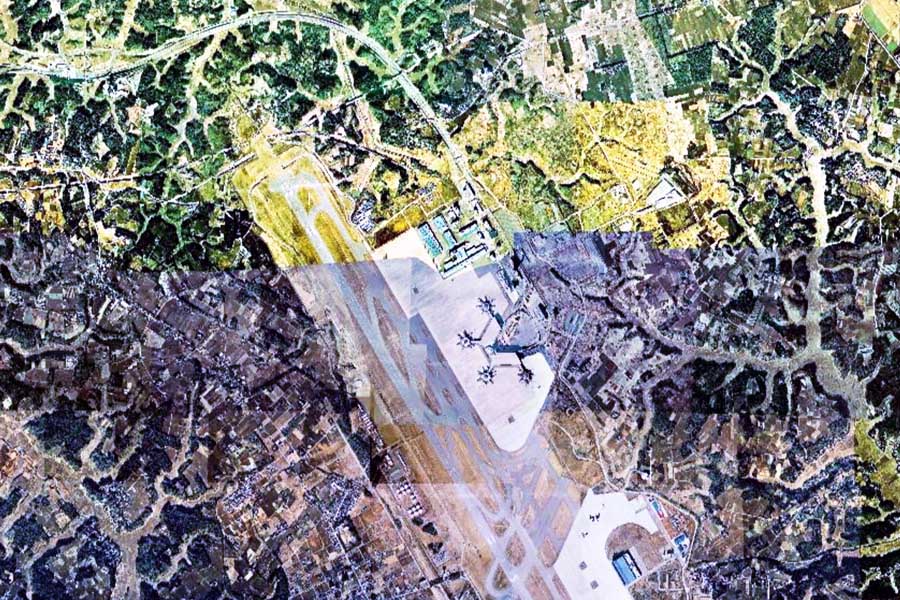 1975年頃の「成田国際空港」周辺の航空写真（画像：国土地理院）