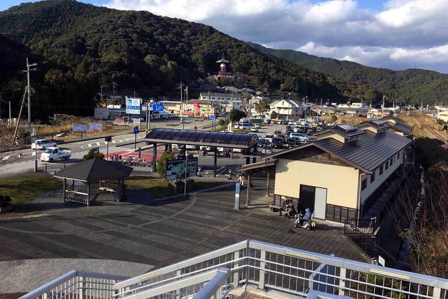 日和佐駅の切符販売業務を委託されている徳島県美波町の道の駅日和佐（画像：高田泰）
