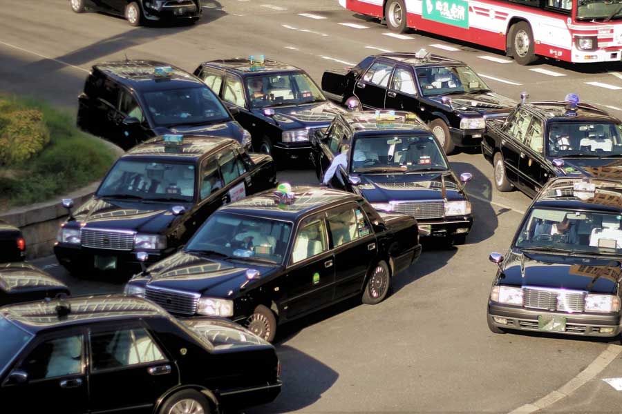 タクシー(画像:写真AC)