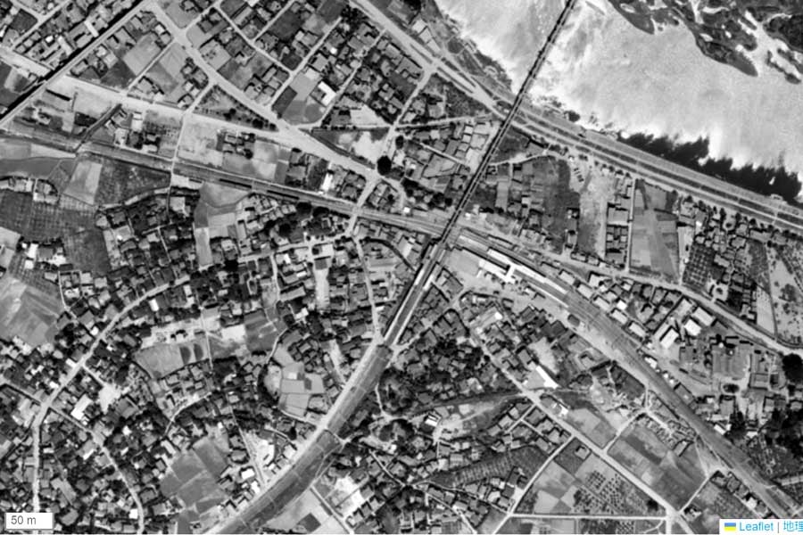 1963年頃の「登戸駅」周辺の航空写真（画像：国土地理院）