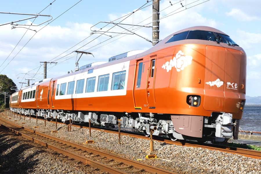 岡山と鳥取・島根を結ぶ特急やくも(画像:JR西日本)