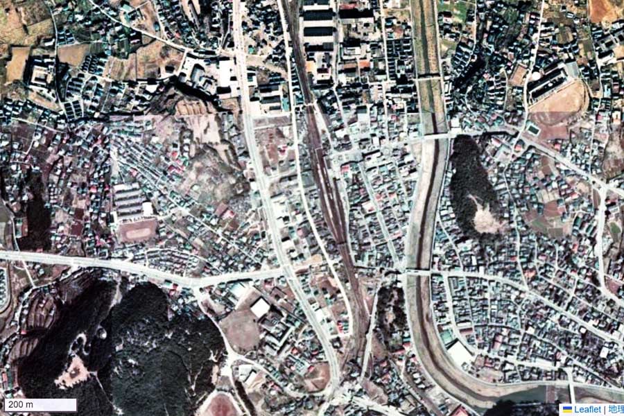 1975年頃の「諫早駅」周辺の航空写真（画像：国土地理院）