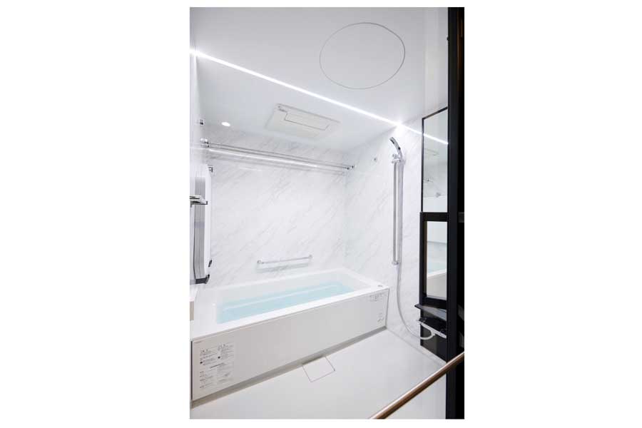 日本初のテスラ付き賃貸マンション「ルミークスイート恵比寿」（画像：コロンビア・ワークス）