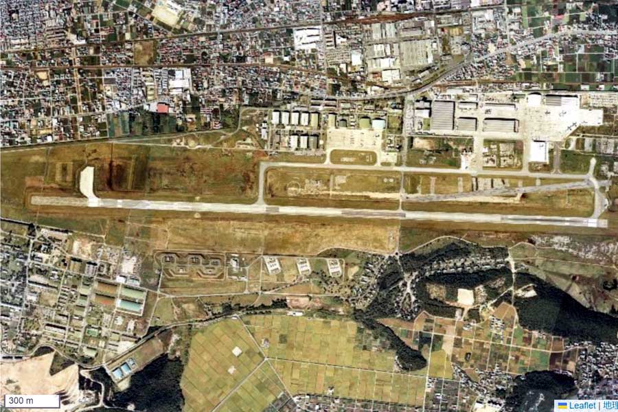 1975年頃の「岐阜基地」周辺の航空写真（画像：国土地理院）
