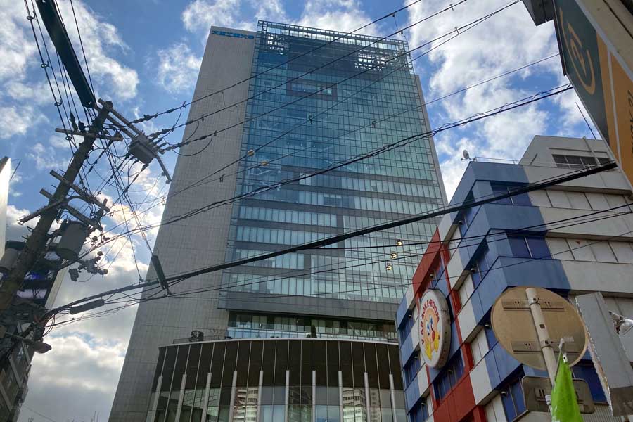 八尾市の近鉄八尾駅近くに開設された大阪経済法科大八尾駅前キャンパス（画像：高田泰）