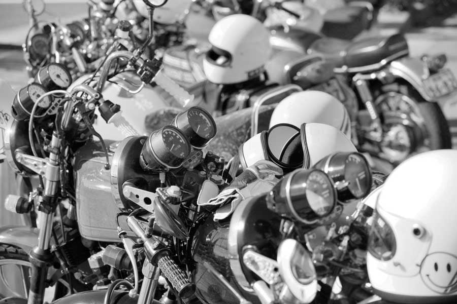 昭和のバイクのイメージ(画像:写真AC)