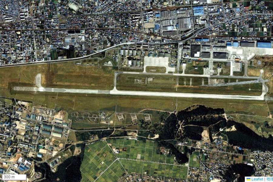 1990年頃の「岐阜基地」周辺の航空写真（画像：国土地理院）