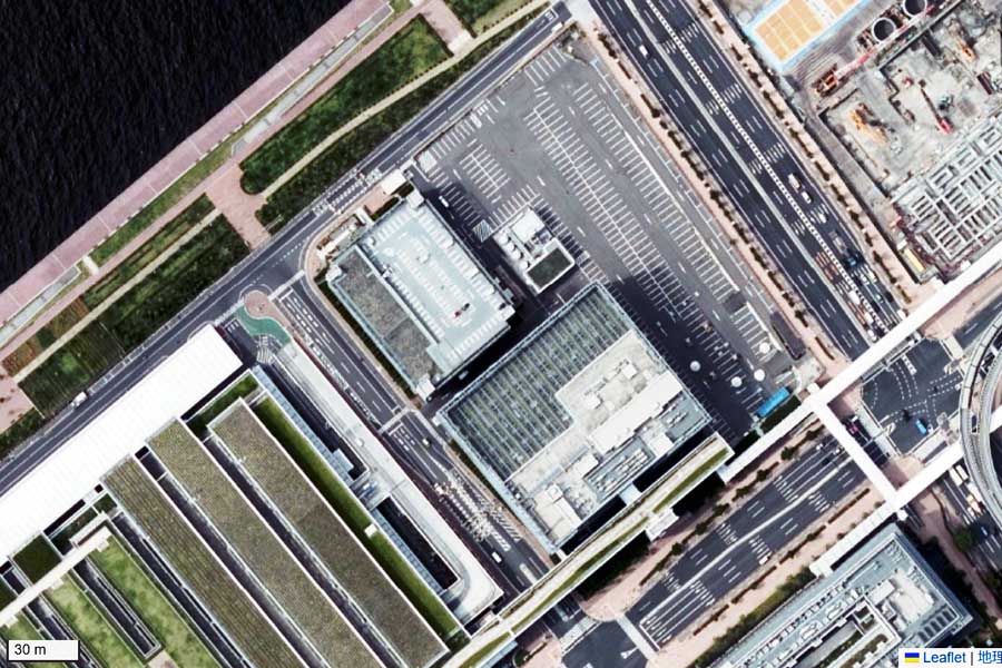 現在の「三原橋地下街」周辺の航空写真（画像：国土地理院）